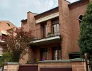 Edificio residenziale plurifamiliare rifinito in mattoni faccia a vista rossi